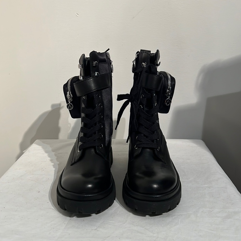 Wishbone “Faith” Black leather size zip boot with attached pouch Size 6.5